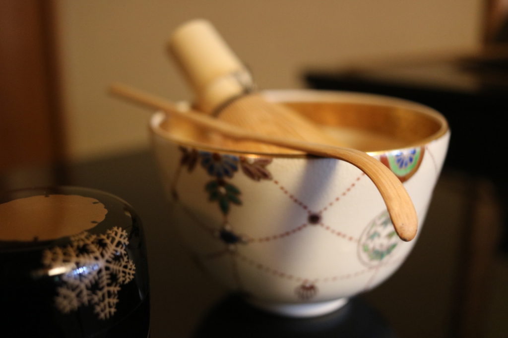 瓔珞模様の茶碗